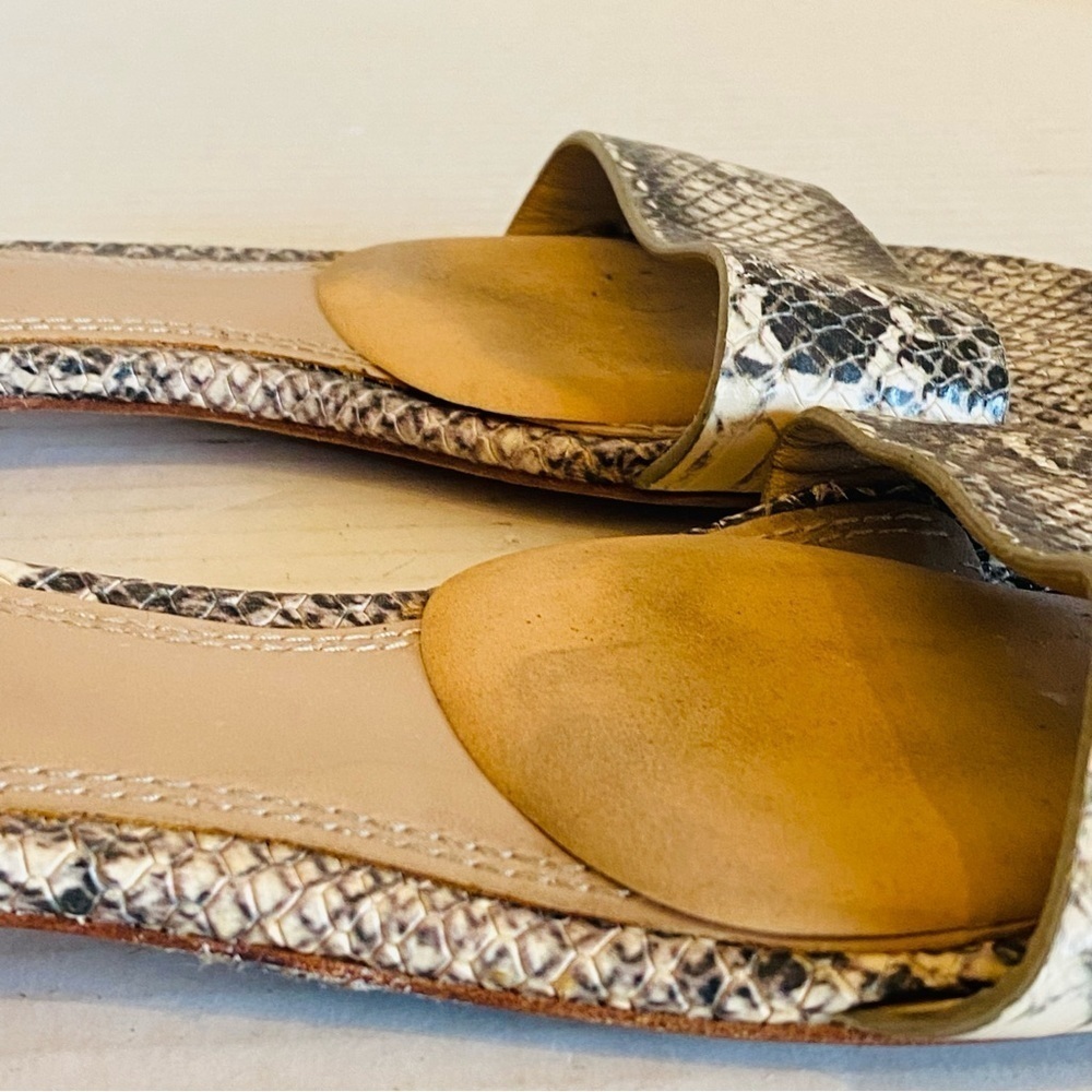 Tory Burch Black and Ivory Snake Printed Leather Sandals Shoes US Size 6 Summer - Picture 11 of 15